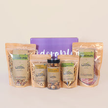 Load image into Gallery viewer, Adorable Mother Treats Box - Pack of 5