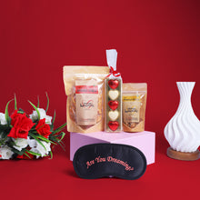 Load image into Gallery viewer, Women's Day Special Treats Hamper
